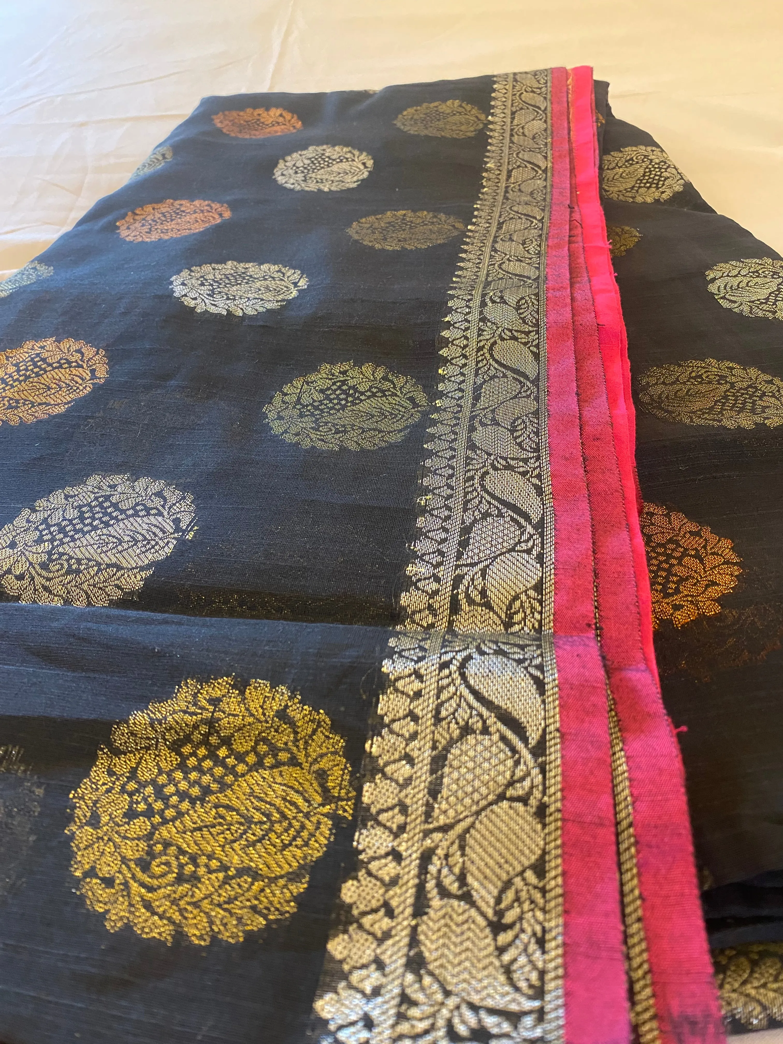 Beautiful Black And Pink Silk Cotton Saree With Copper and Gold Jari