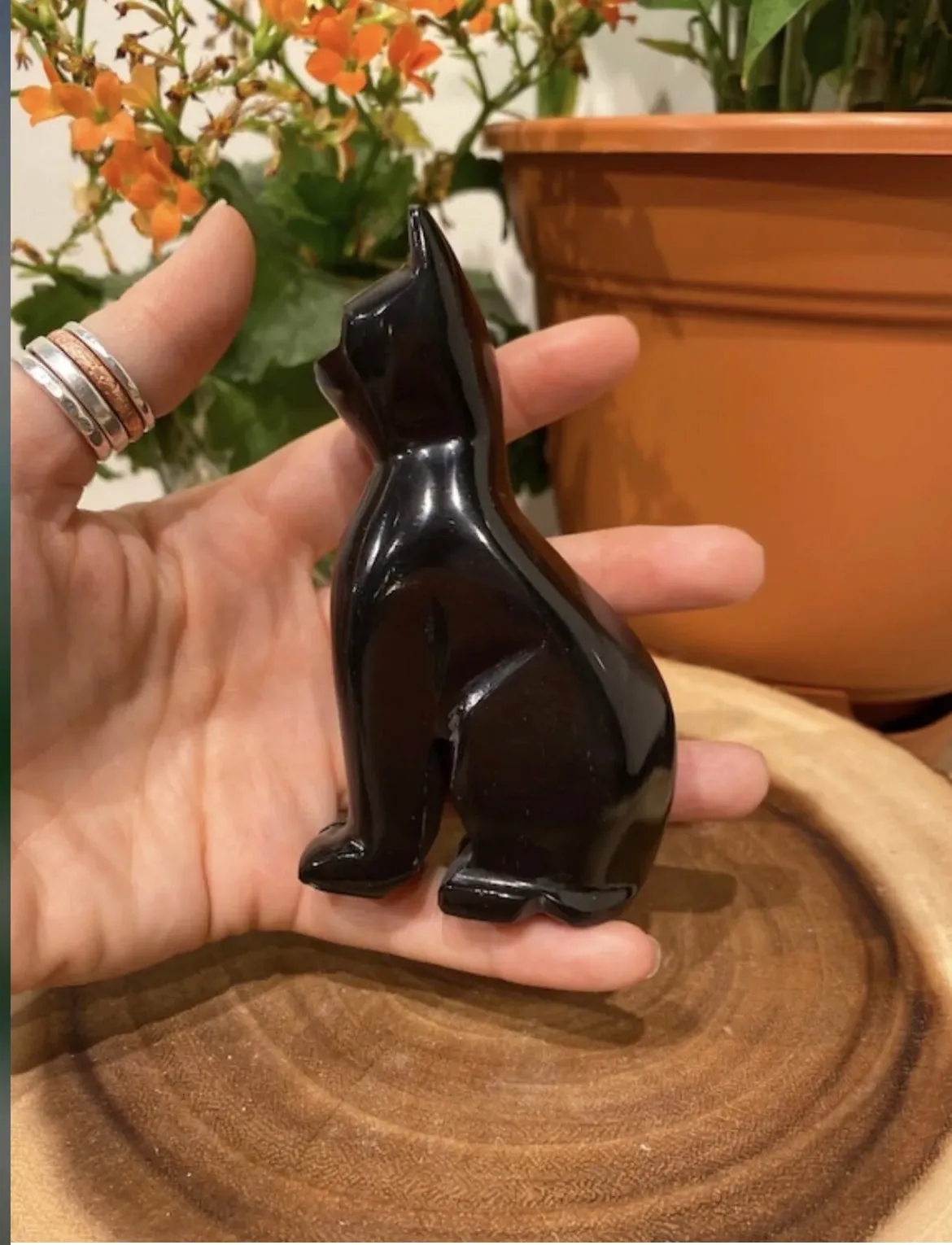 Black Onyx gemstone carved Kitty cat