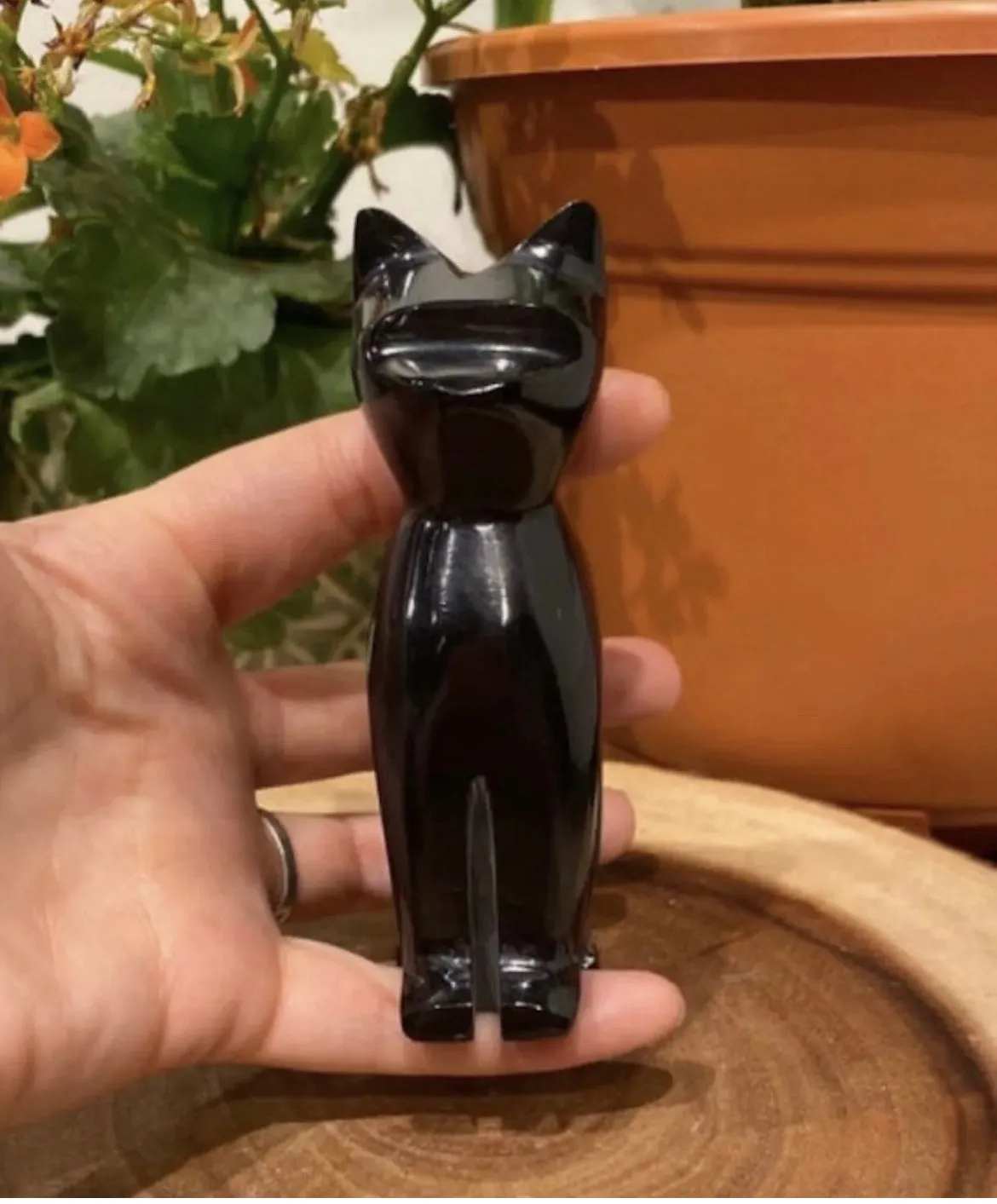 Black Onyx gemstone carved Kitty cat