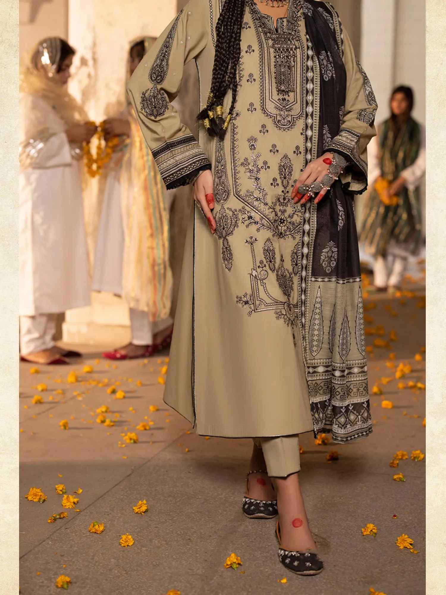 Casual Lite "Mannat" Cotton Lawn 3-Piece Suit - Jaleh