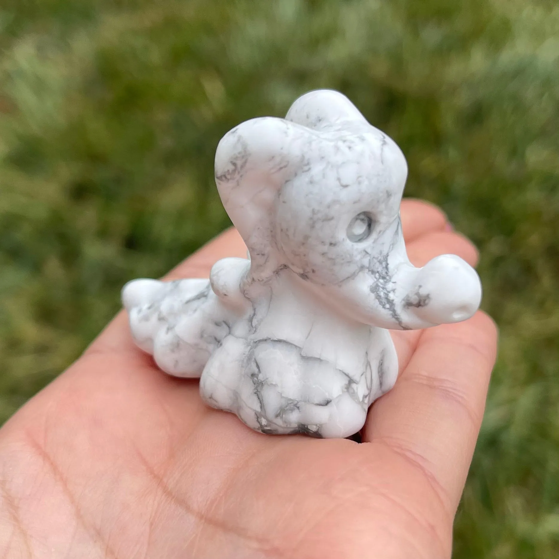 Howlite Zero Ghost Dog