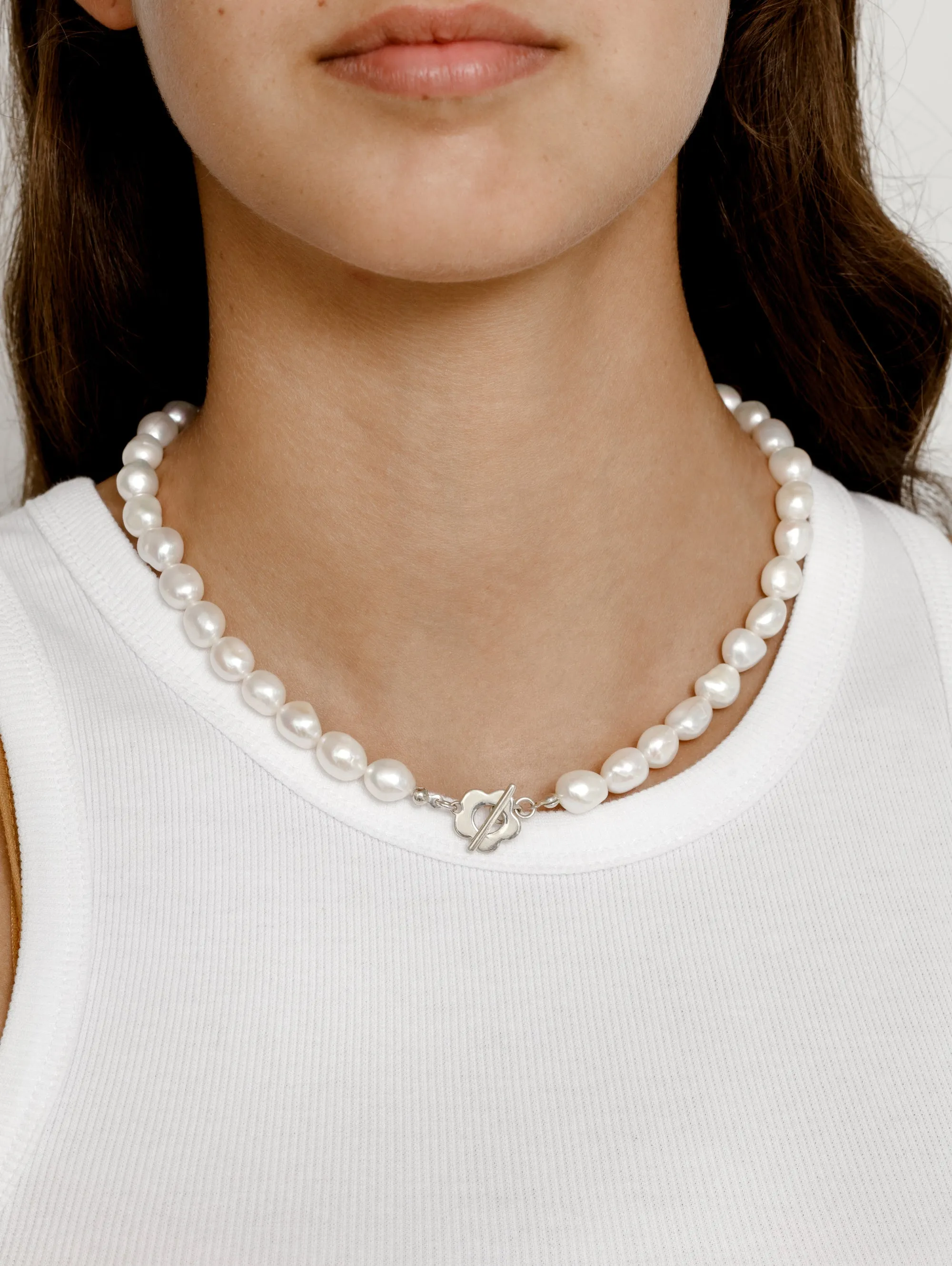 Lola Pearl Necklace in Sterling Silver