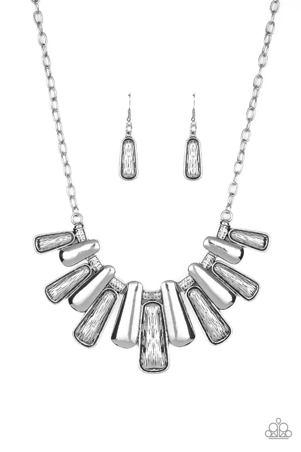 Paparazzi MANE Up Silver Necklace Set