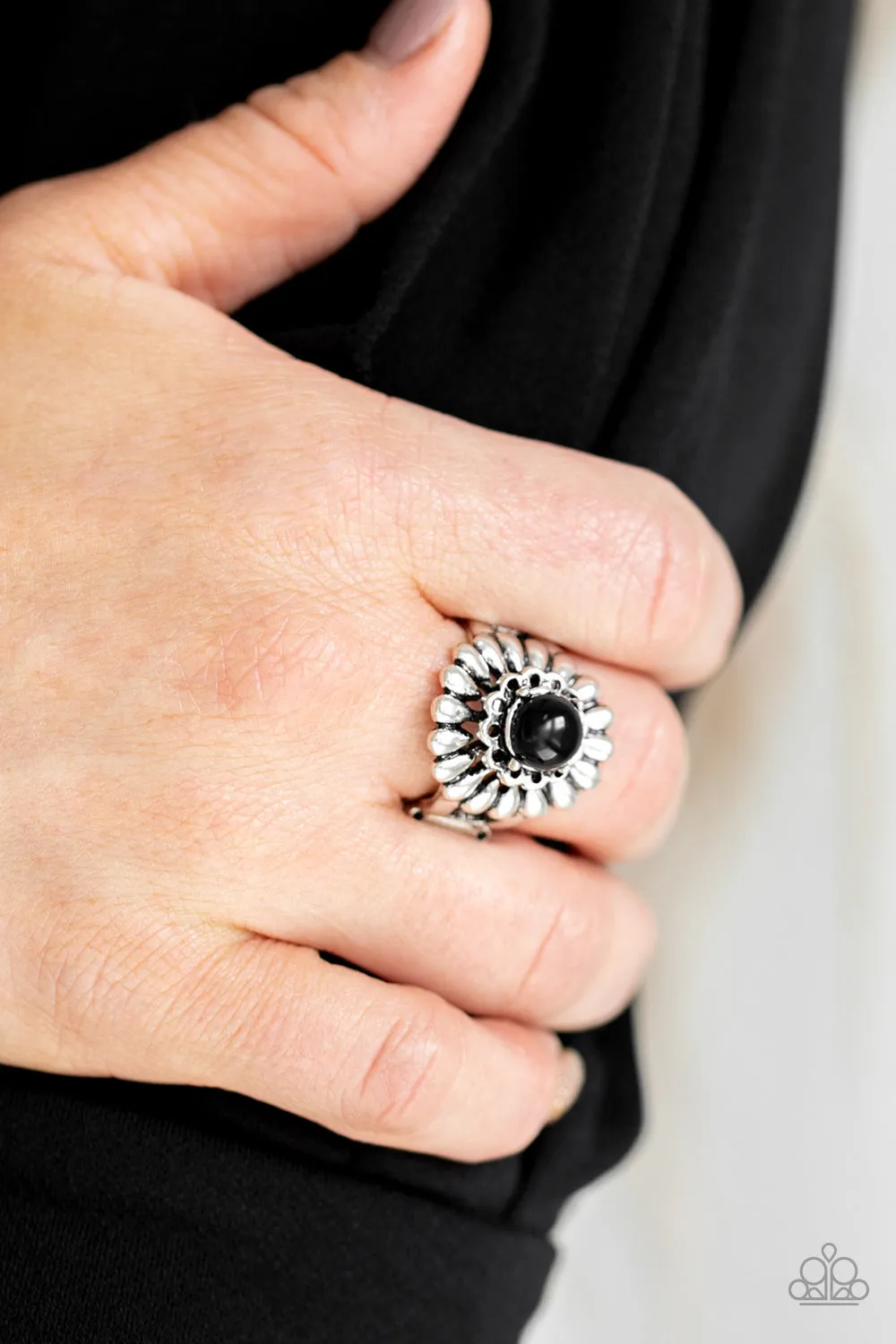 Poppy Pep - Black Paparazzi Ring