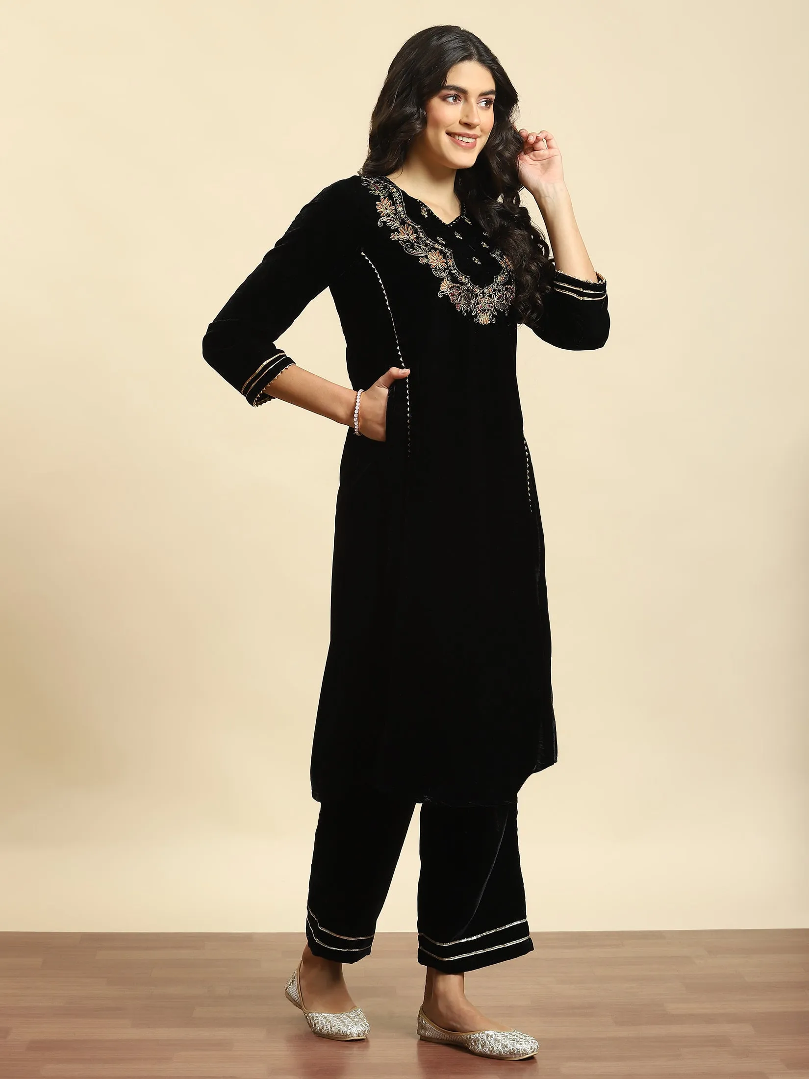 Women Black Embroidered Kurta Comfort Pant Dupatta